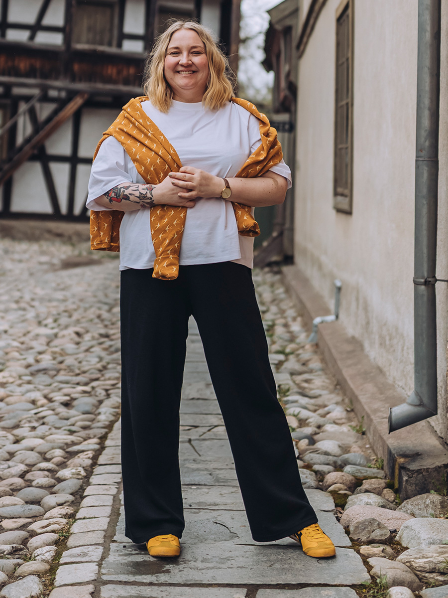 Svala Merino Design naisten leveälahkeiset olohousut, Pääsky Musta 36